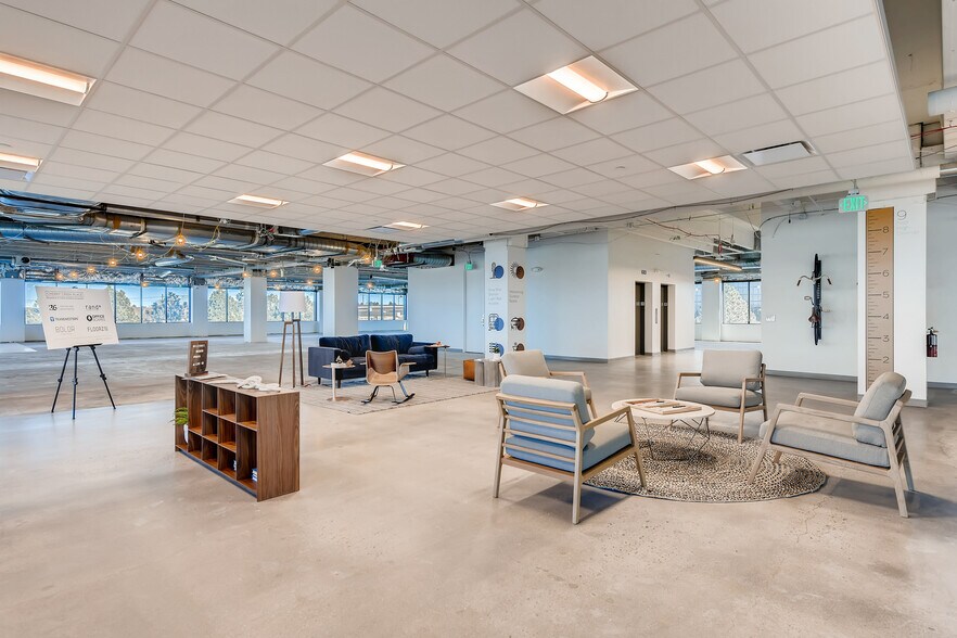 More Photos Of 3151 S Vaughn Way, Aurora Office For Lease