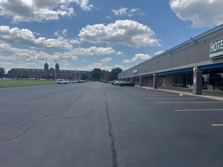 More Photos Of 4805-4825 Salem Ave, Dayton Unknown For Lease