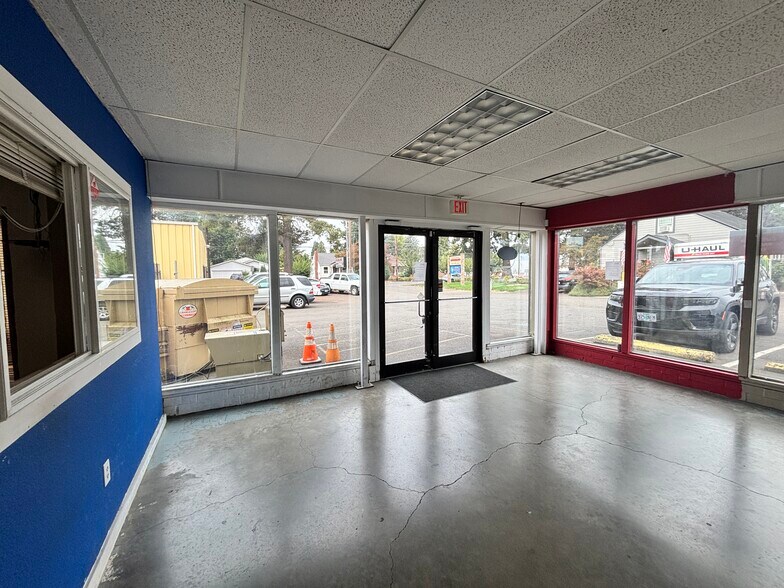 More Photos Of 2618 Cherry Ave NE, Salem Industrial For Sale