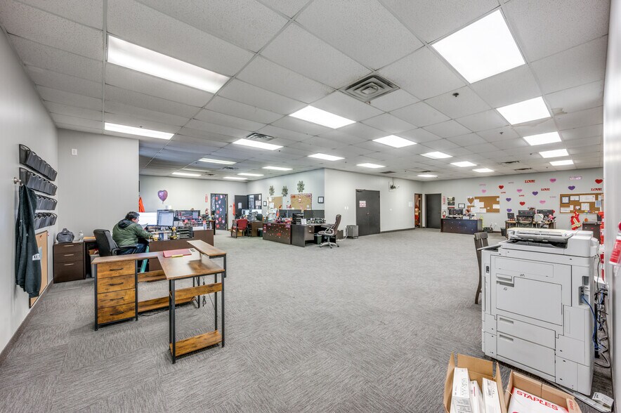 More Photos Of 13755 Diplomat Dr, Farmers Branch Warehouse For Lease