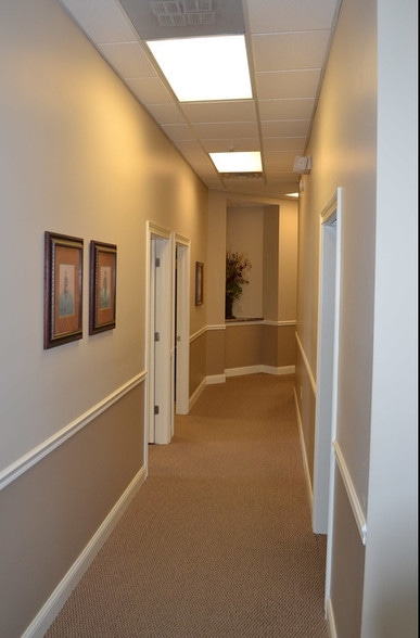 More Photos Of 3930 Mezzanine Dr, Lafayette Medical For Lease