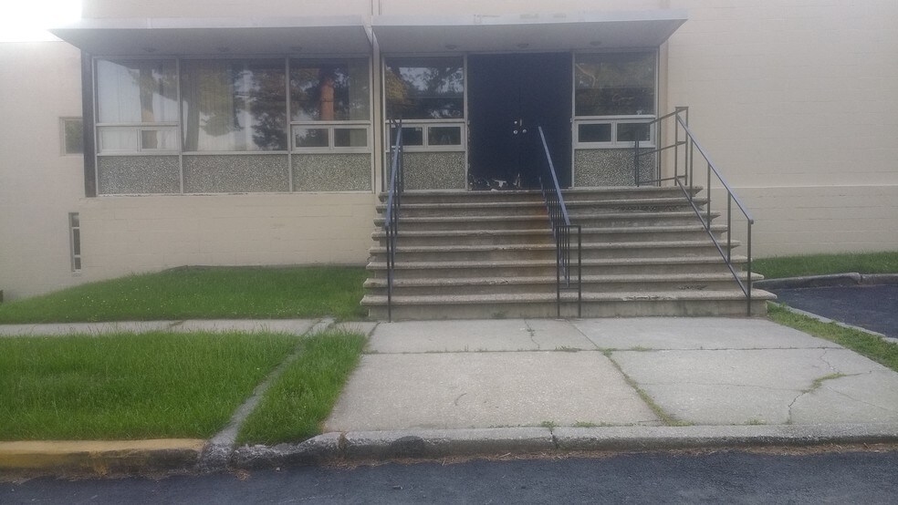 More Photos Of 7 Greenwood Pl, Pikesville Warehouse For Sale