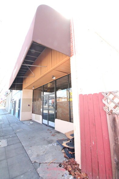 More Photos Of 445 E 14th St, San Leandro Convenience Store For Sale