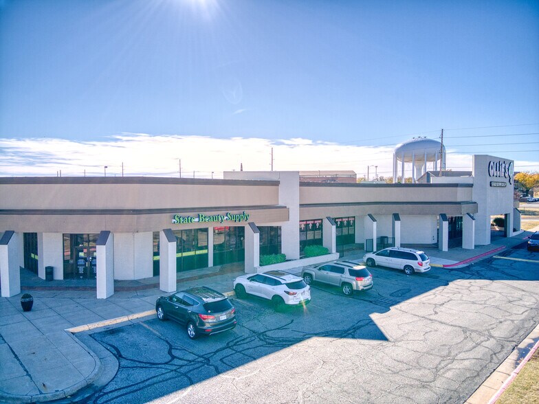 More Photos Of 2120-2140 N Woodlawn St, Wichita Unknown For Lease