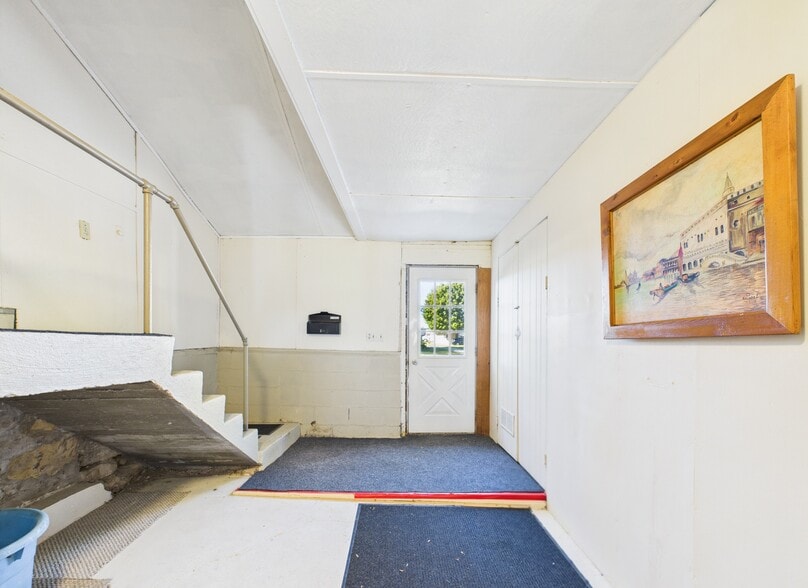 More Photos Of 6640 State Route 5 and 20, Bloomfield Manufacturing For Sale