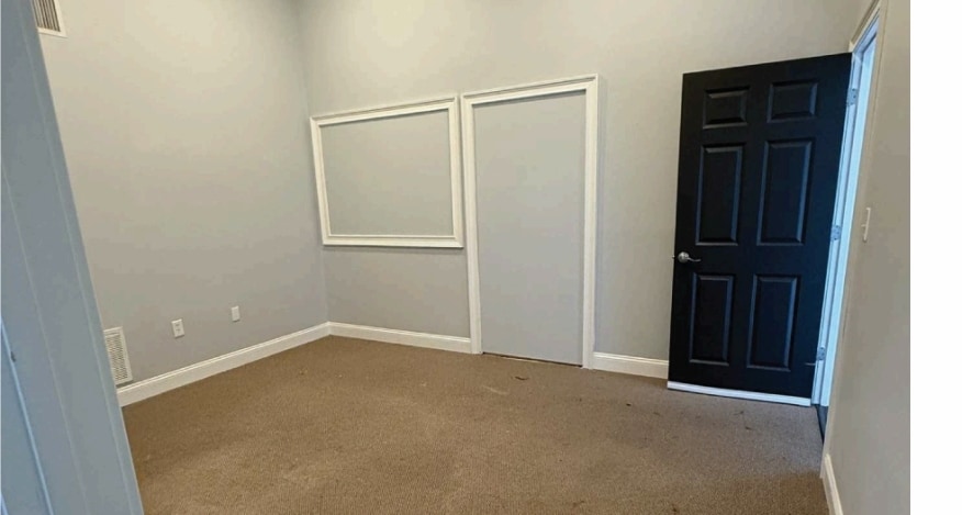 More Photos Of 7 Brendan Way, Greenville Storefront Retail Office For Lease