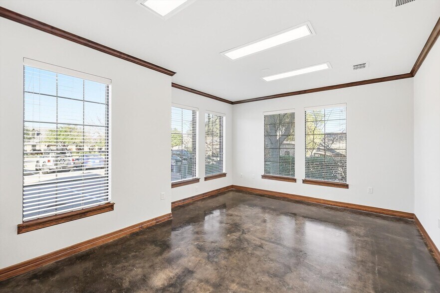 More Photos Of 1117 Glade Rd, Colleyville Medical For Lease