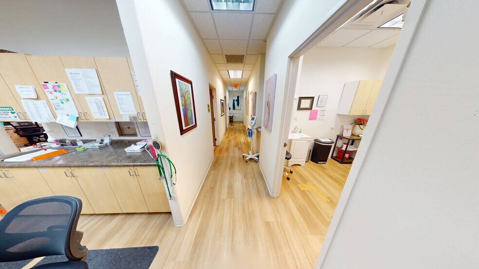 More Photos Of 3039 W Horizon Ridge Pky, Henderson Office For Lease