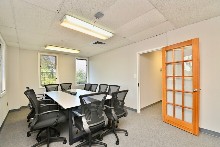 More Photos Of 10903 Indian Head Hwy, Fort Washington Office For Sale