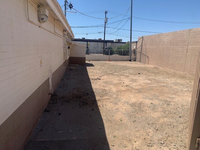 More Photos Of 1016 S Litchfield Rd, Goodyear Convenience Store For Lease