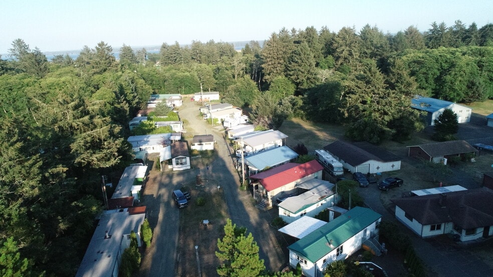 More Photos Of 802 S Forrest St, Westport Manufactured Housing Mobile Home Park For Sale