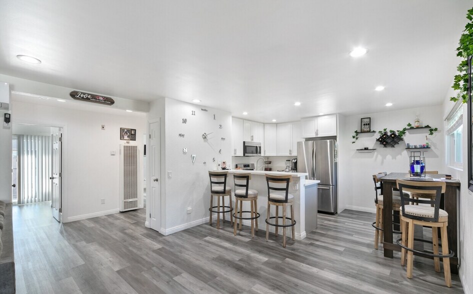 More Photos Of 1206 Gladys Ave, Long Beach Apartments For Sale