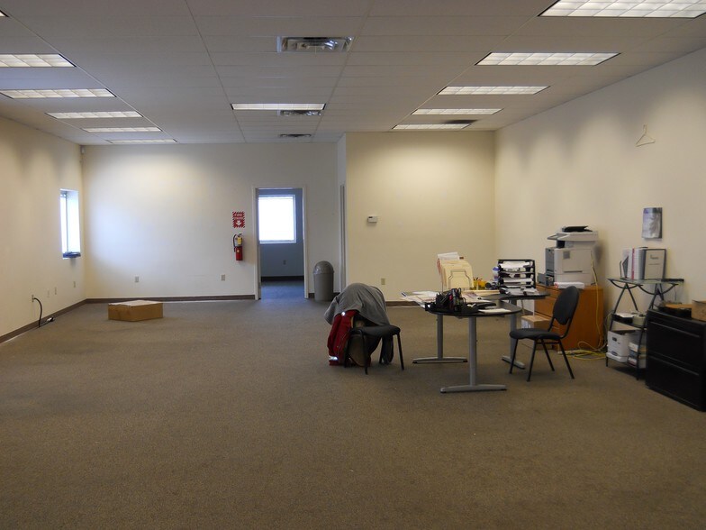 More Photos Of 2030 Summer St, Hammond Warehouse For Sale