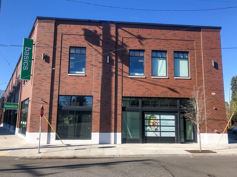 More Photos Of 5035 NE Sandy Blvd, Portland Storefront Retail Office For Lease