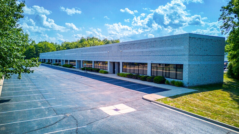 More Photos Of 17901 Woodland Dr, New Boston Unknown For Lease