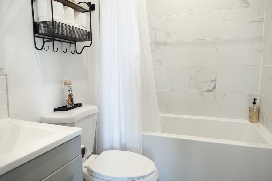 More Photos Of 14965 W Bow Hill Rd, Bow General Retail For Sale