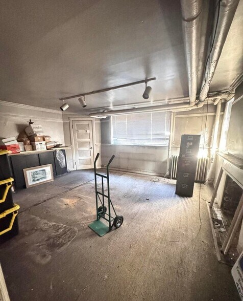 More Photos Of 204 Lancaster St, Albany Storefront Retail Residential For Sale