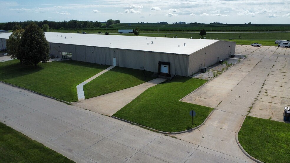 More Photos Of 1812 Industrial Pky, Harlan Office For Lease