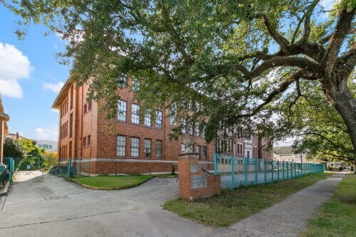 More Photos Of 3220-3222 Canal St, New Orleans Specialty For Sale