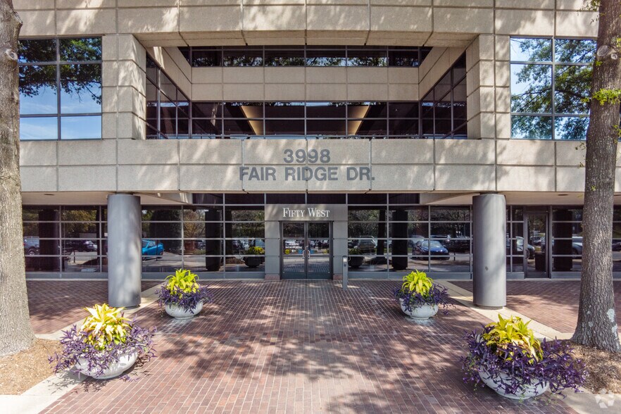 More Photos Of 3998 Fair Ridge Dr, Fairfax Medical For Lease