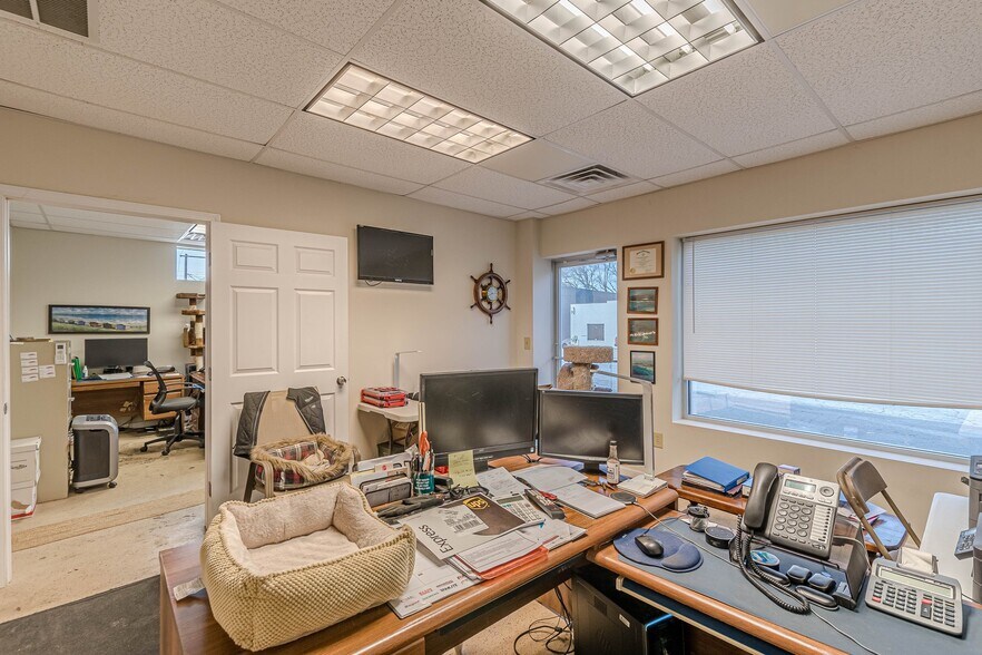 More Photos Of 614 King Arnold St, Hapeville Storefront Retail Office For Sale