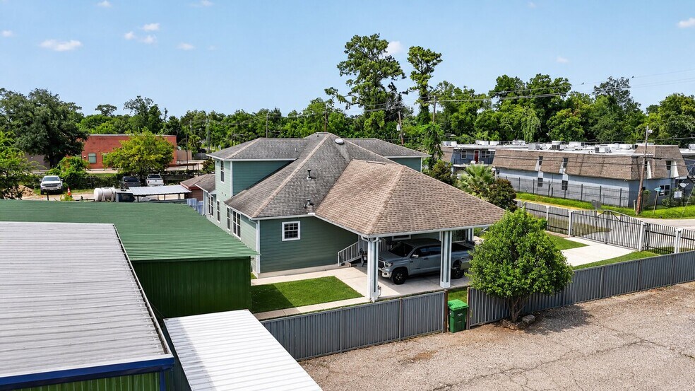 More Photos Of 9024 Eastex Fwy, Houston Auto Repair For Sale