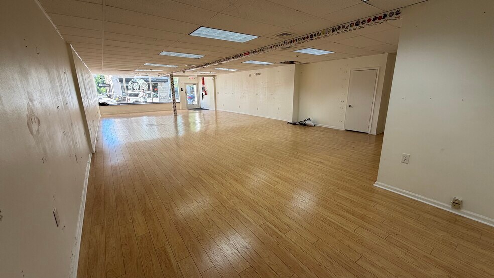 More Photos Of 135-137 Northampton St, Easton Storefront Retail Residential For Lease