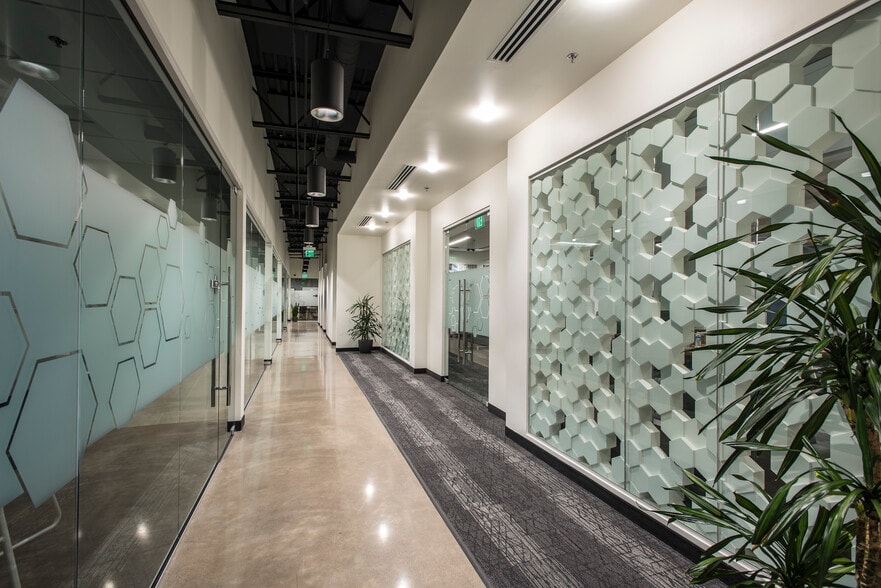 More Photos Of 19820 N 7th Ave, Phoenix Office For Lease