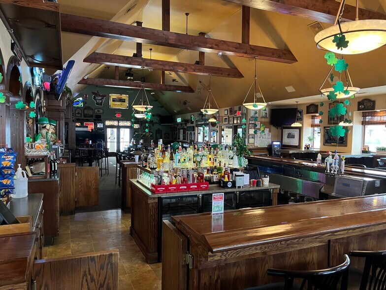 More Photos Of S67W14831 Janesville Rd, Muskego Bar For Sale