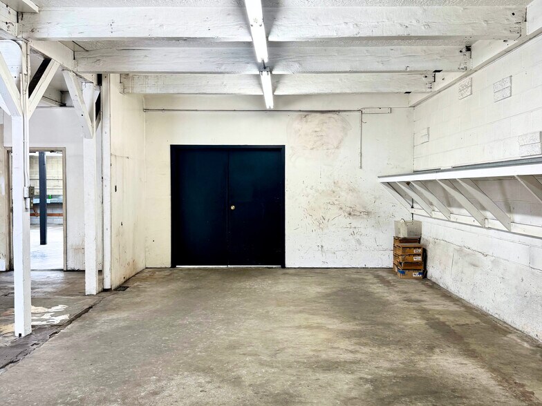 More Photos Of 735 Gilman St, Berkeley Showroom For Sale