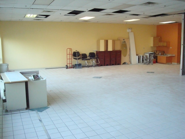 More Photos Of 11300-11314 W Southwest Hwy, Orland Park Storefront Retail Office For Lease