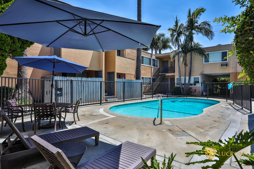 More Photos Of 20951 Roscoe Blvd, Canoga Park Apartments For Sale