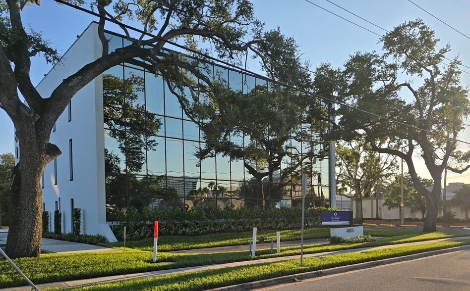 More Photos Of 4805 Laurel St W, Tampa Office For Lease