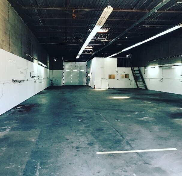 More Photos Of 130-138 Railroad St, Huntington Station Warehouse For Lease