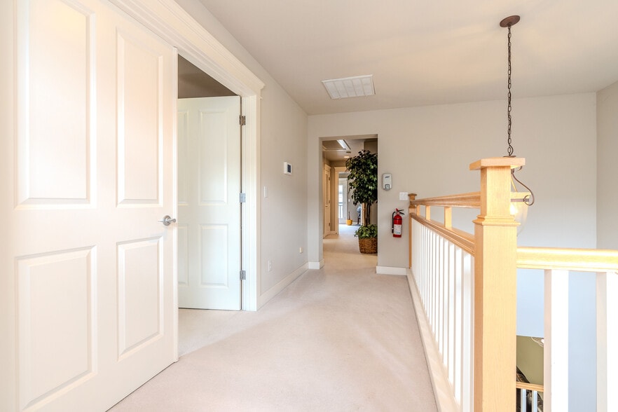 More Photos Of 1510 NE Fairview Village St, Fairview Office Residential For Lease