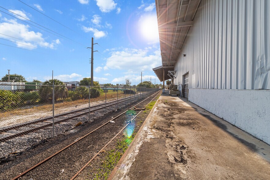 More Photos Of 3151 NW 125th St, Miami Warehouse For Lease
