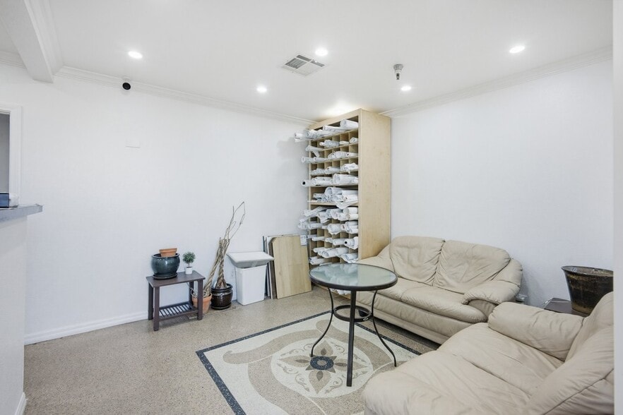More Photos Of 543 Birch St, Lake Elsinore Warehouse For Sale