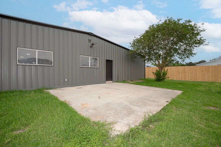 More Photos Of 1250 Winfield Ln, Kemah Industrial For Lease