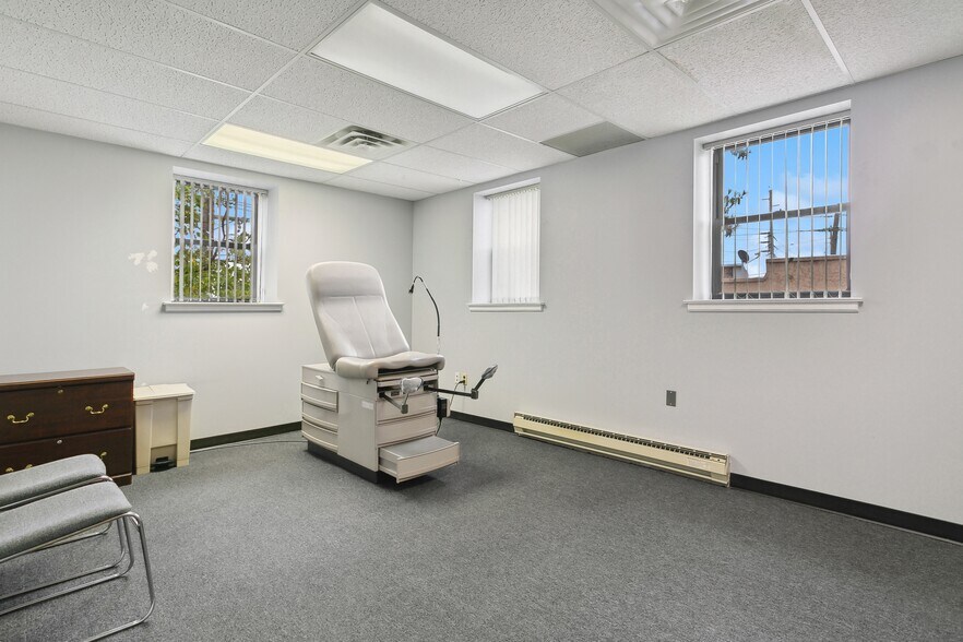 More Photos Of 211 Essex St, Hackensack Medical For Lease
