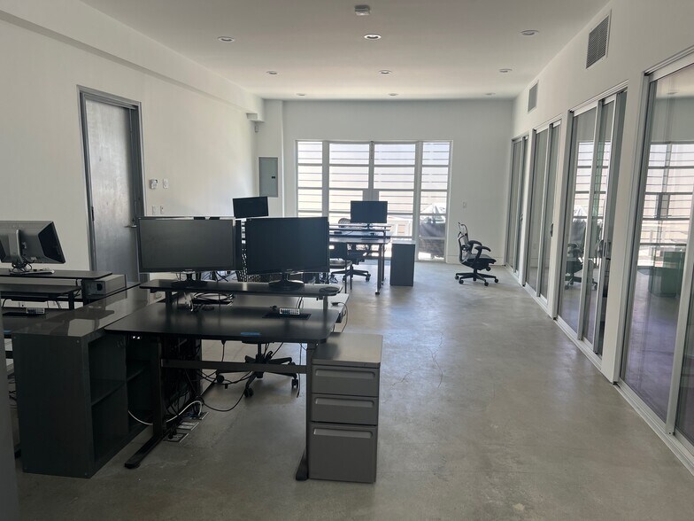 More Photos Of 2630-2634 La Cienega Ave, Los Angeles Loft Creative Space For Lease