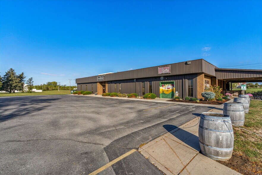 More Photos Of 1720 North Ridge Rd, Findlay General Retail For Sale