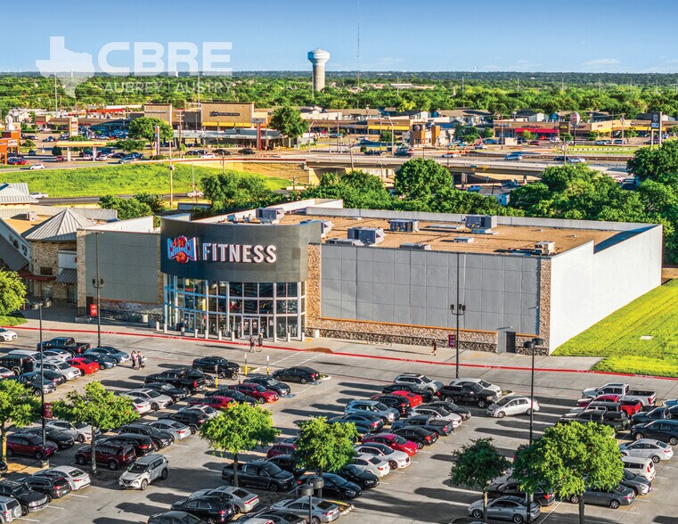 More Photos Of 213 N Highway 67, Cedar Hill General Retail For Sale