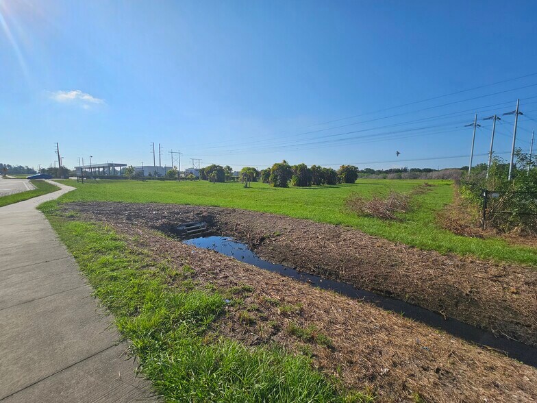 More Photos Of E Shell Point Rd, Ruskin Office For Lease