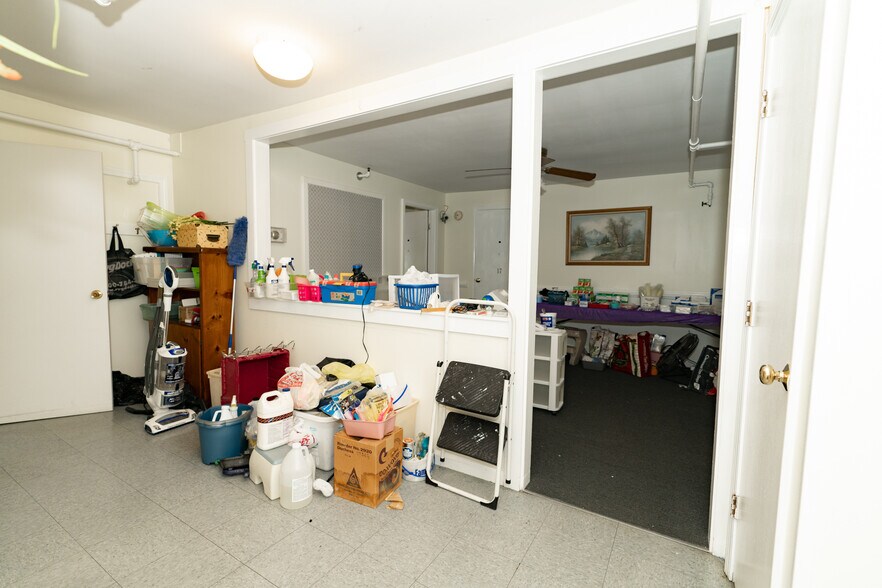 More Photos Of 8 Jennifer Dr, Merrimack Flex For Sale