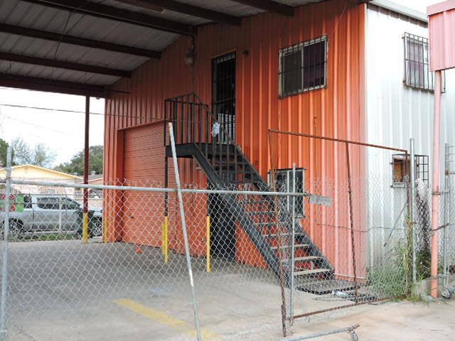 More Photos Of 1719 N Arkansas Ave, Laredo Flex For Sale