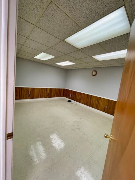 More Photos Of 40900 Production Dr, Harrison Township Warehouse For Lease