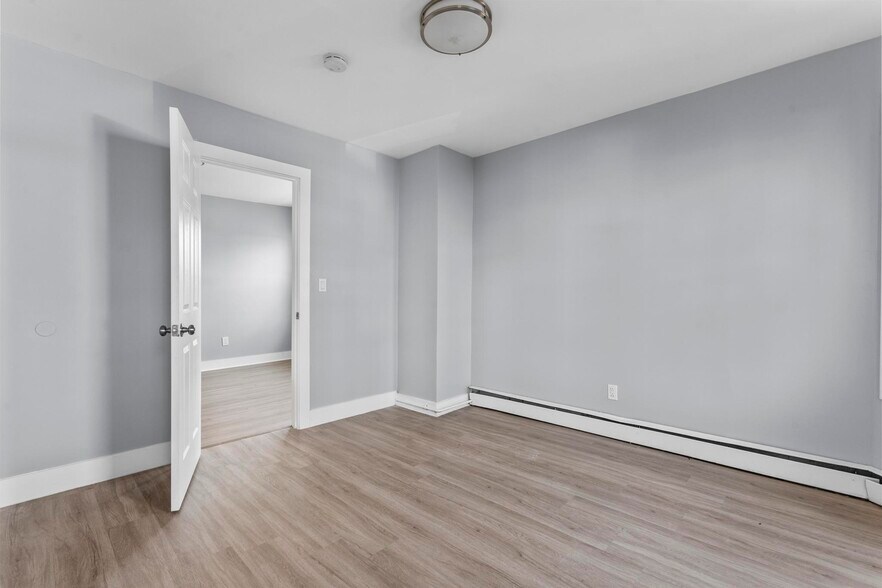 More Photos Of 746 Maple St, Bridgeport Apartments For Sale