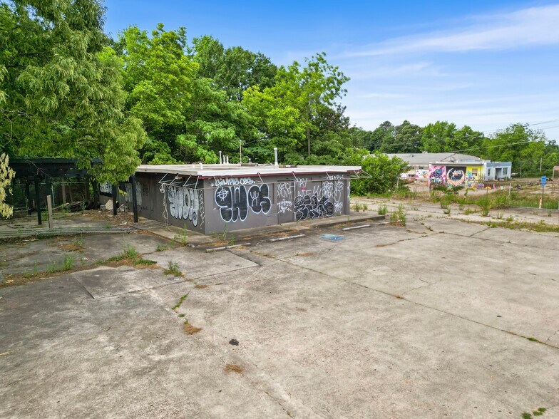 More Photos Of 1050 Donald Lee Hollowell Pky NW, Atlanta Land For Sale