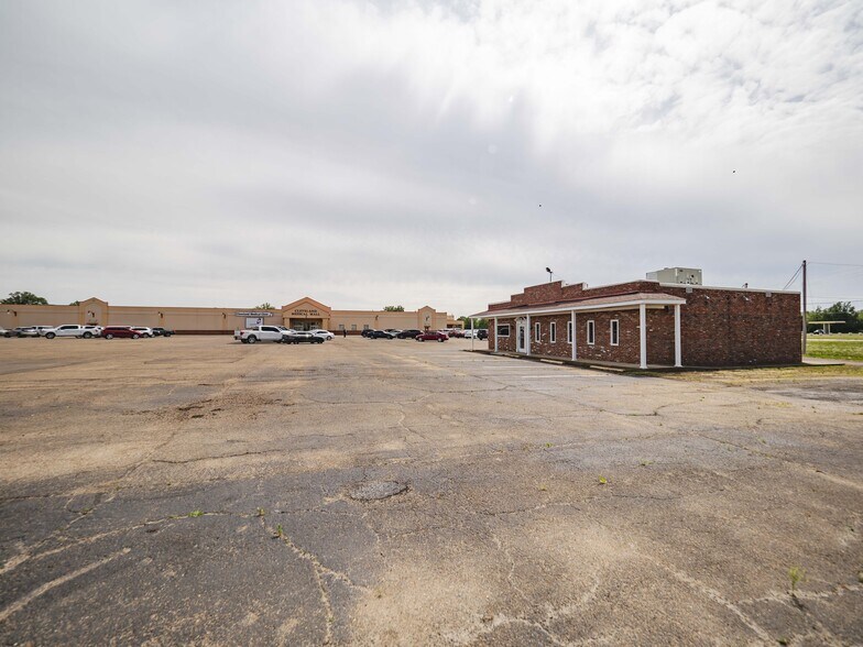 More Photos Of 810 E Sunflower Rd, Cleveland Medical For Lease