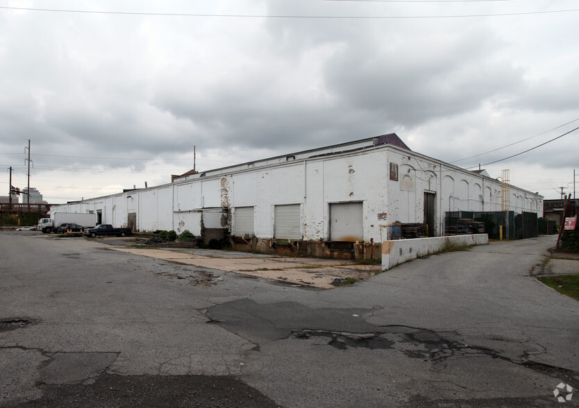 Primary Photo Of 1204 - 3 E 12th St, Wilmington Warehouse For Lease